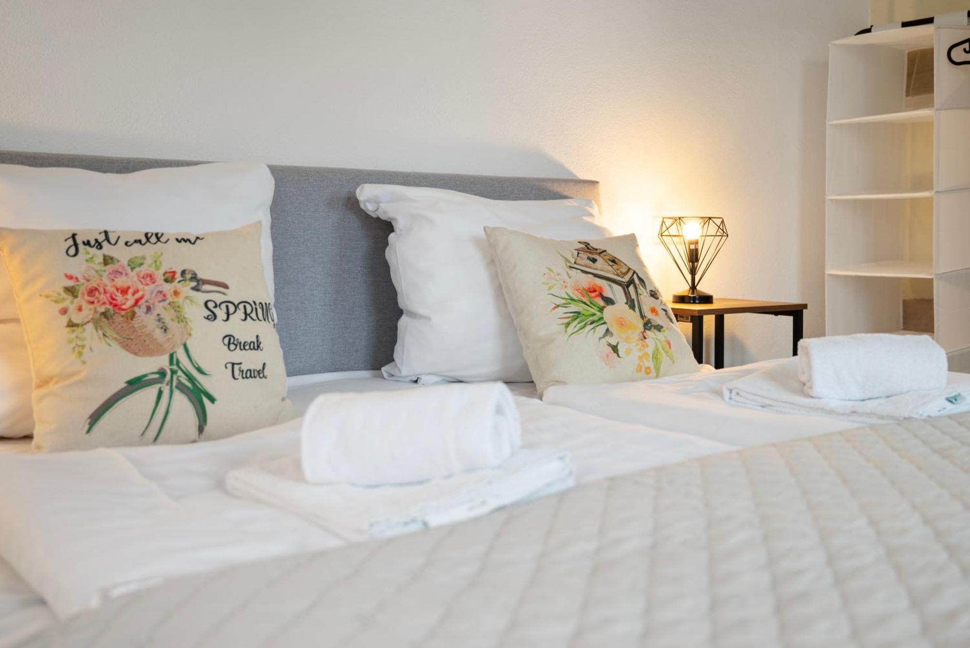 Backhome - Business&Family - Fantastische Schlosslage, Smarttv, Waschtrockner, Netflix, 50Qm, 24H Checkin - Apartment 3 Ludwigsburg Kültér fotó